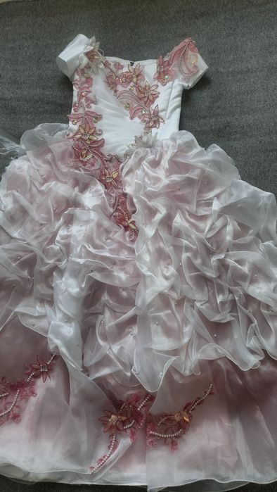 Сукня бальна для дівчини