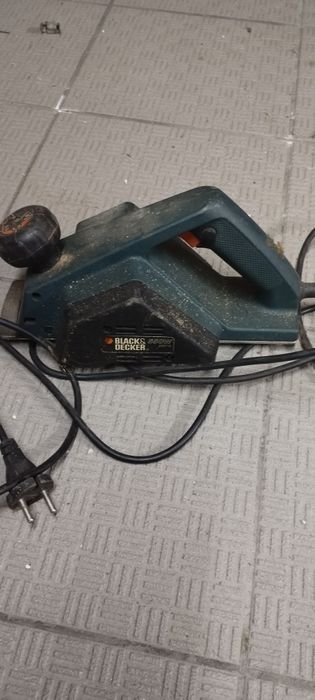 Plaina elétrica em bom estado