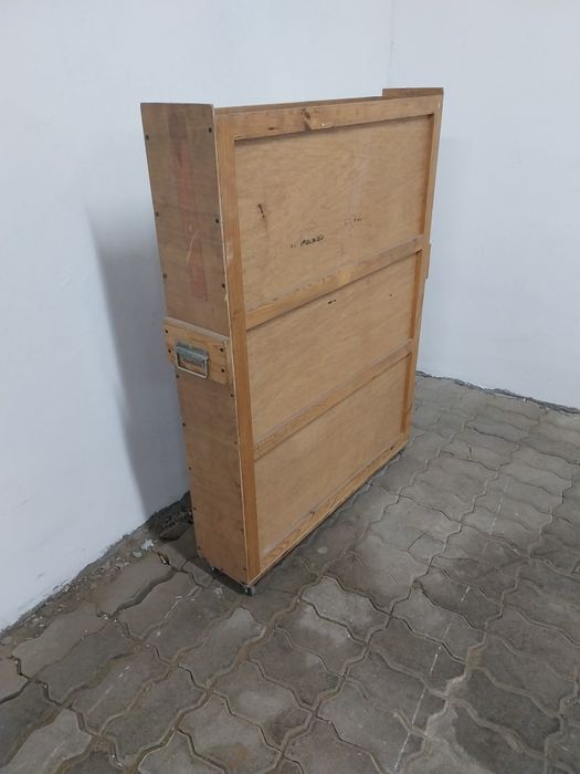 Skrzynia transportowa na obrazy