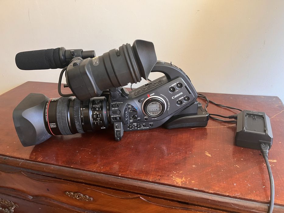 Canon XL-H1 + EF adapter XL