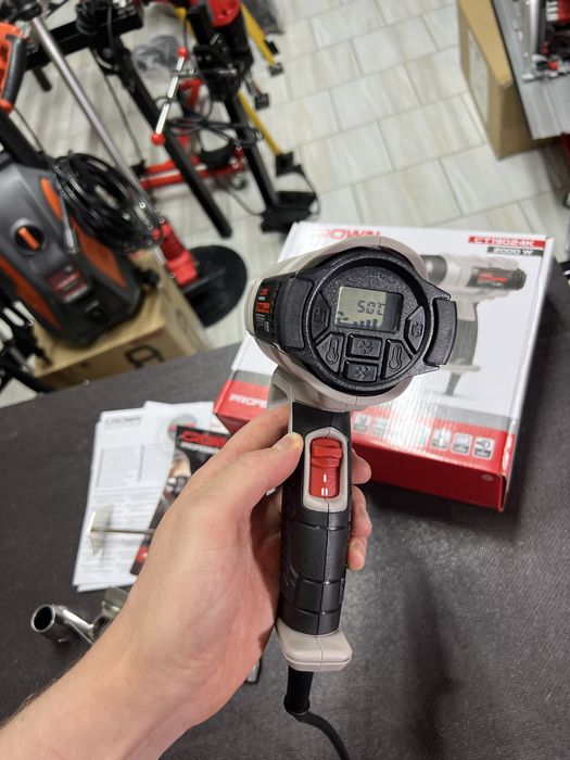 Строительный фен CROWN CT19024K С дисплеем + насадки 2000 Вт