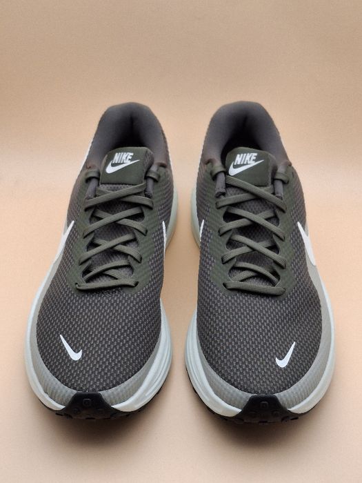 Кросівки Nike Revolution 8 43 р.