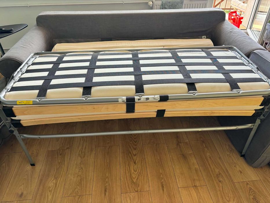 Kanapa rozkładana z funkcją spania EKTORP Ikea oraz podnóżek na pościel