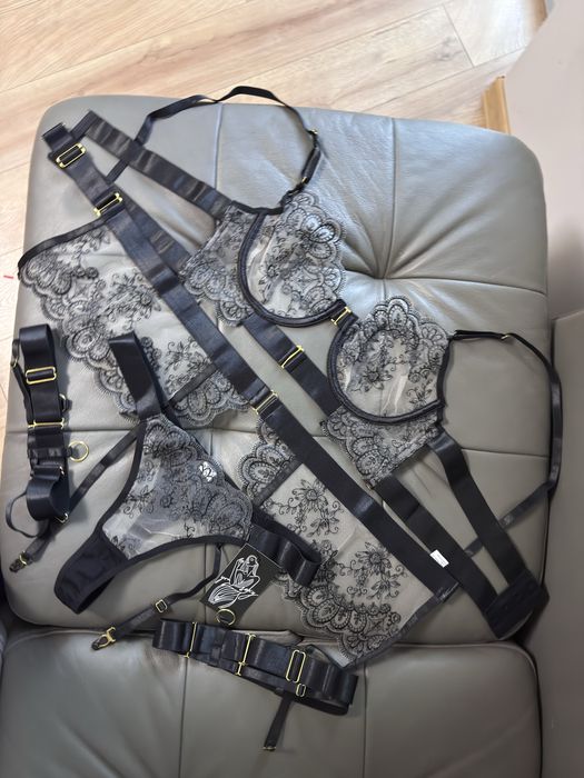 Piękny komplet bielizny koronkowy seksowny zestaw