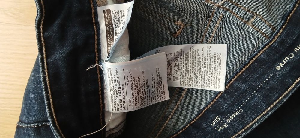 Levis damskie spodnie jeansowe 28/34