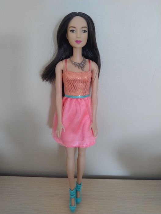 Barbie czarująca azjatka 2015 r.