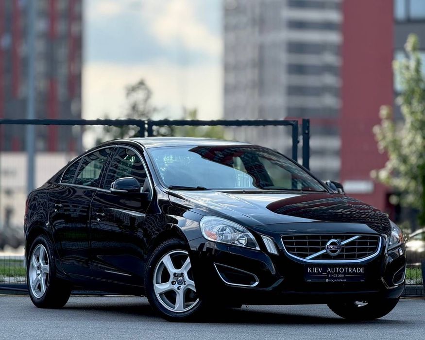 Продаж Volvo S60 AWD
