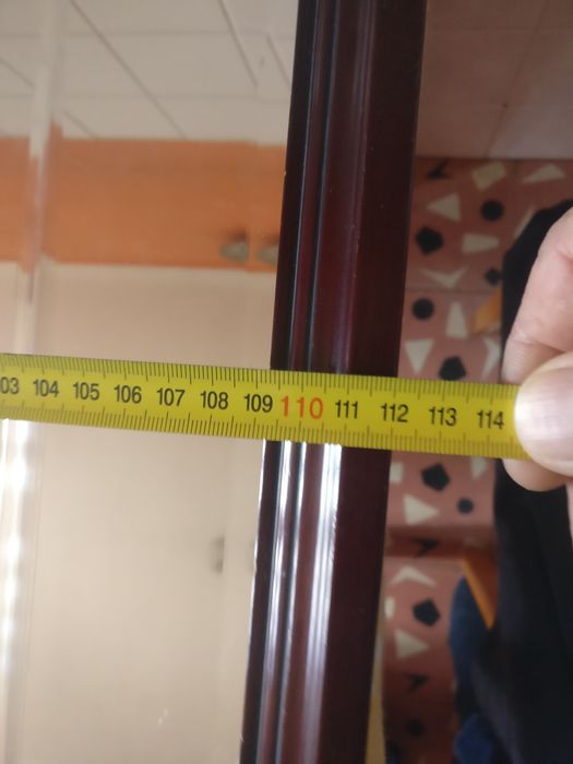 Um espelho antigo para venda