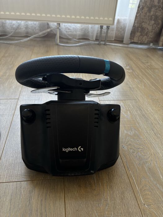 Срочно продам руль Logitech G29