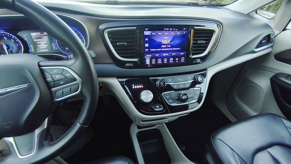Chrysler Pacifica 8 osób