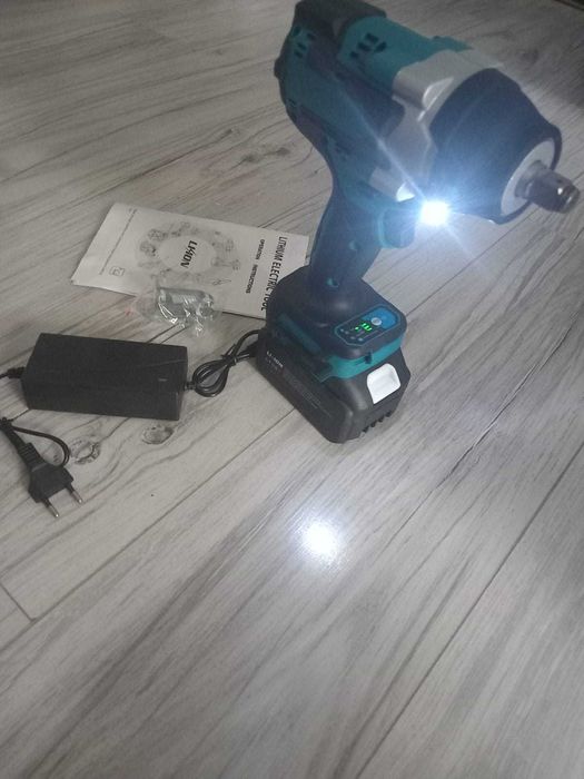 Bezszczotkowy klucz udarowy 1800nm.