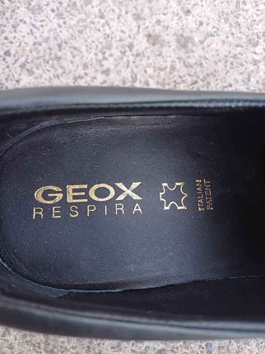 Чоловічі шкіряні туфлі  Geox 45 розміру.