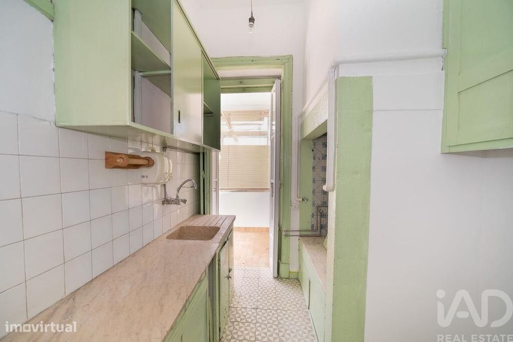 Apartamento T4 em Campolide de 86 m2