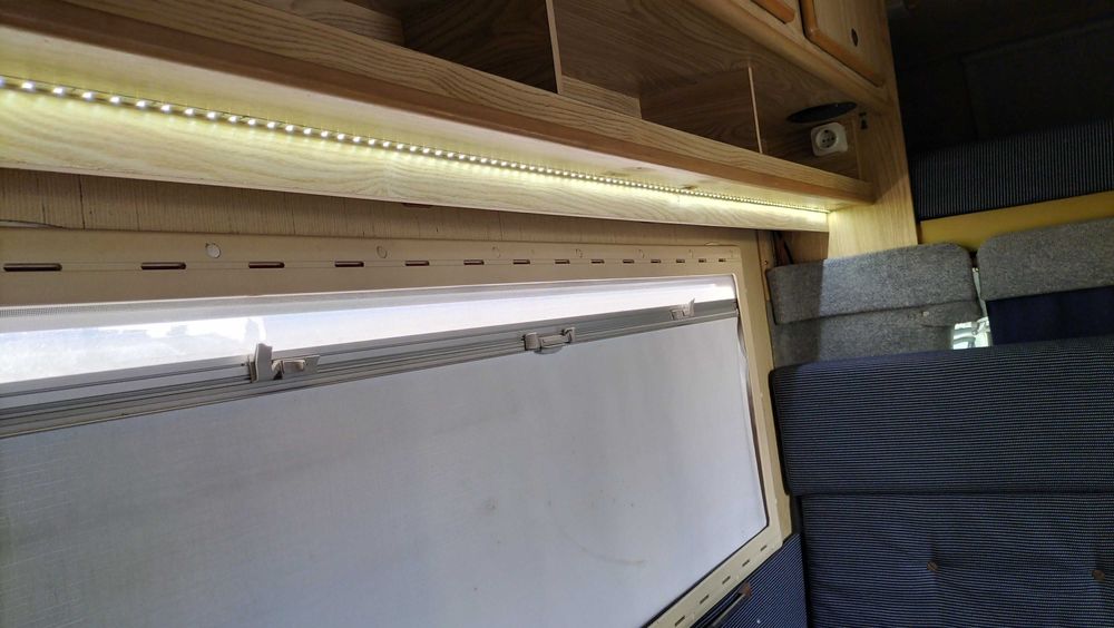 Autocaravana em bom estado geral Duas camas