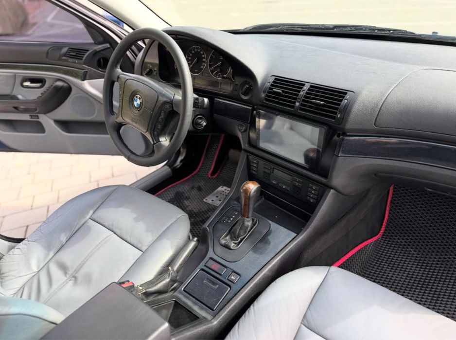 Bmw 5 series e39 2000