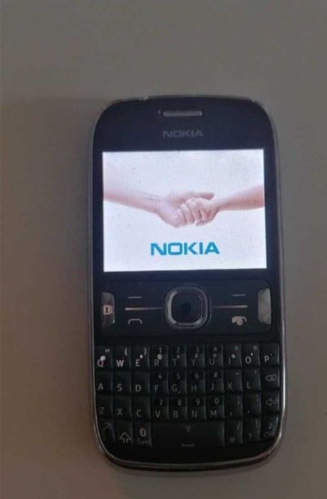 Nokia Asha 302 pełen komplet w pudełku.