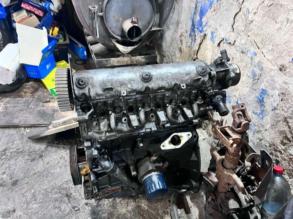 Продам двигатель на Рено трафик