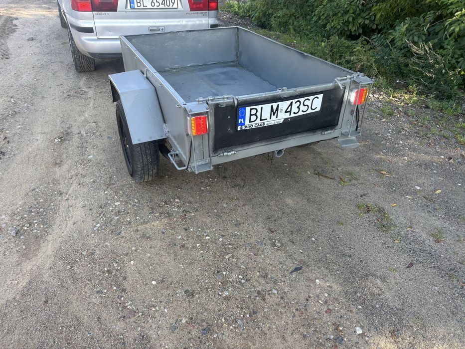 Przyczepka samochodowa Lekka