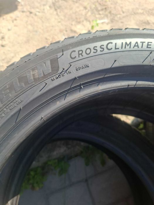 Шини Б/У 2шт 245/45 R19 102Y Michilin CrosClimate2.
