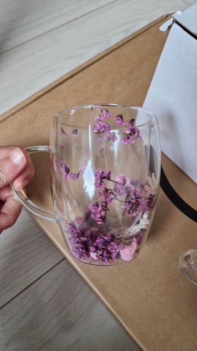 Zestaw szklanek termicznych z podwójnym dnem z naturalnymi kwiatami