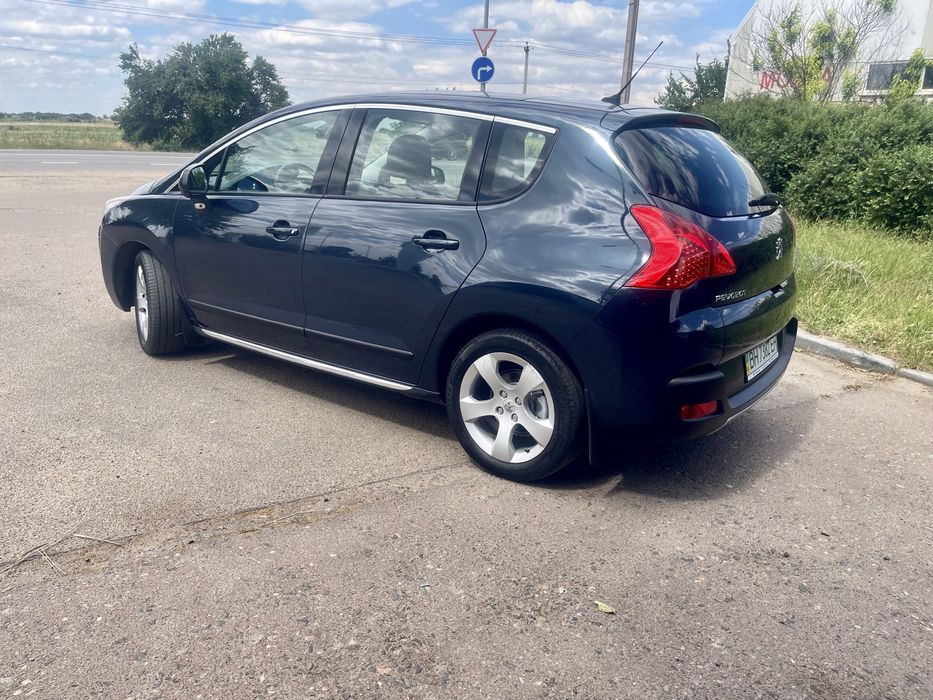 Продам Пежо 3008 2012г. Автомат