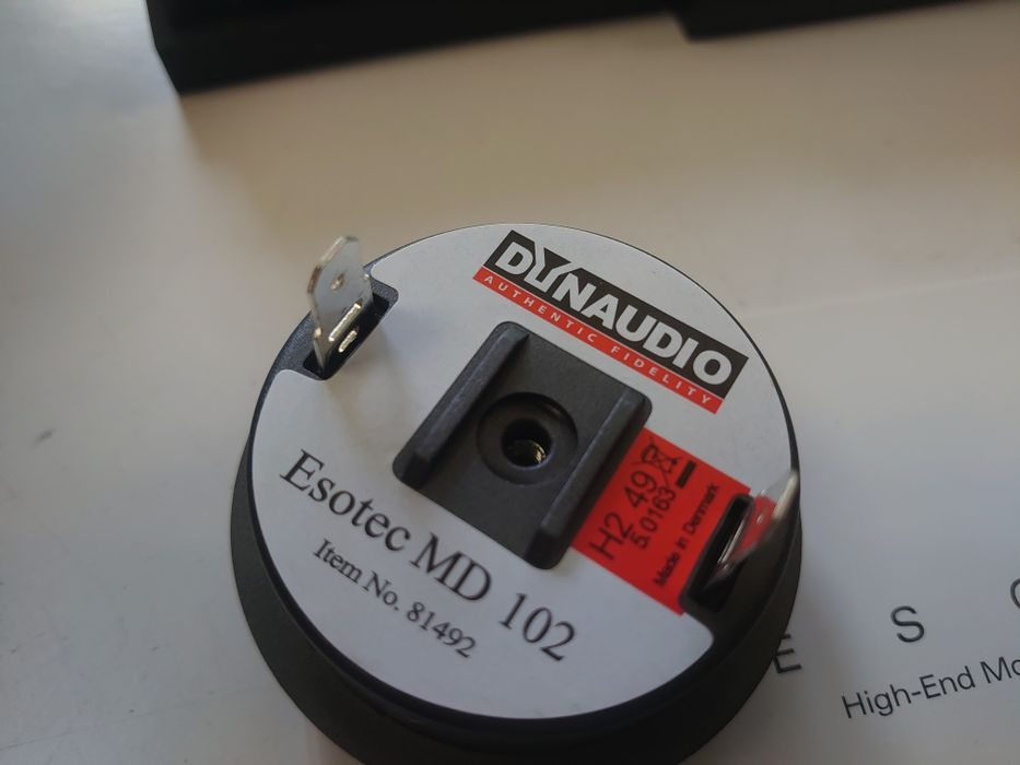 Комплект автомобильных динамиков. Двухкомпонентные Dynaudio Esotec