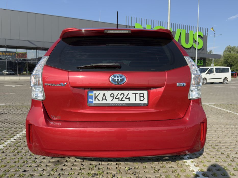 Toyota Prius V 2013