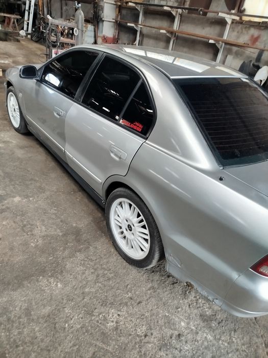 Mitsubishi galant 8 (акула)механика бенз 2.4