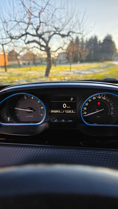 PEUGEOT 2008 bezwypadkowy 95 tyś km