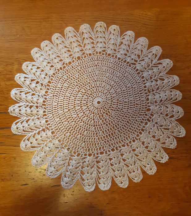 Декоративные вязаные салфетки