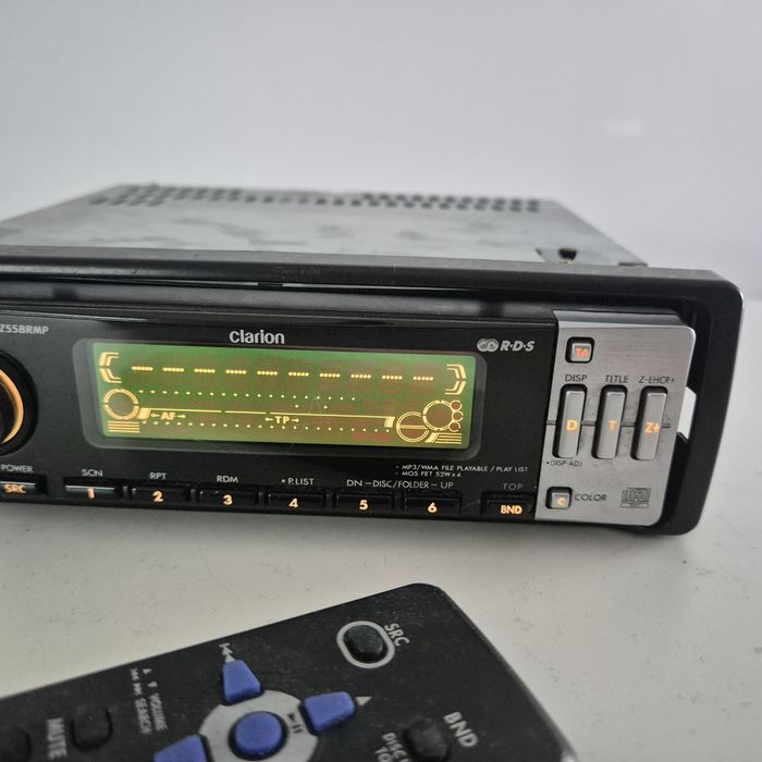 Radio Clarion dxz558rmp + pilot