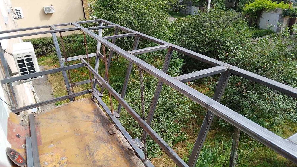 Монтаж вікон дверей балкони під ключ