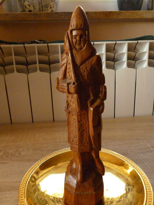 Stara figura rycerza Rzezba w drewnie