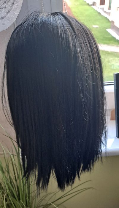 Peruka czarna syntetyczna