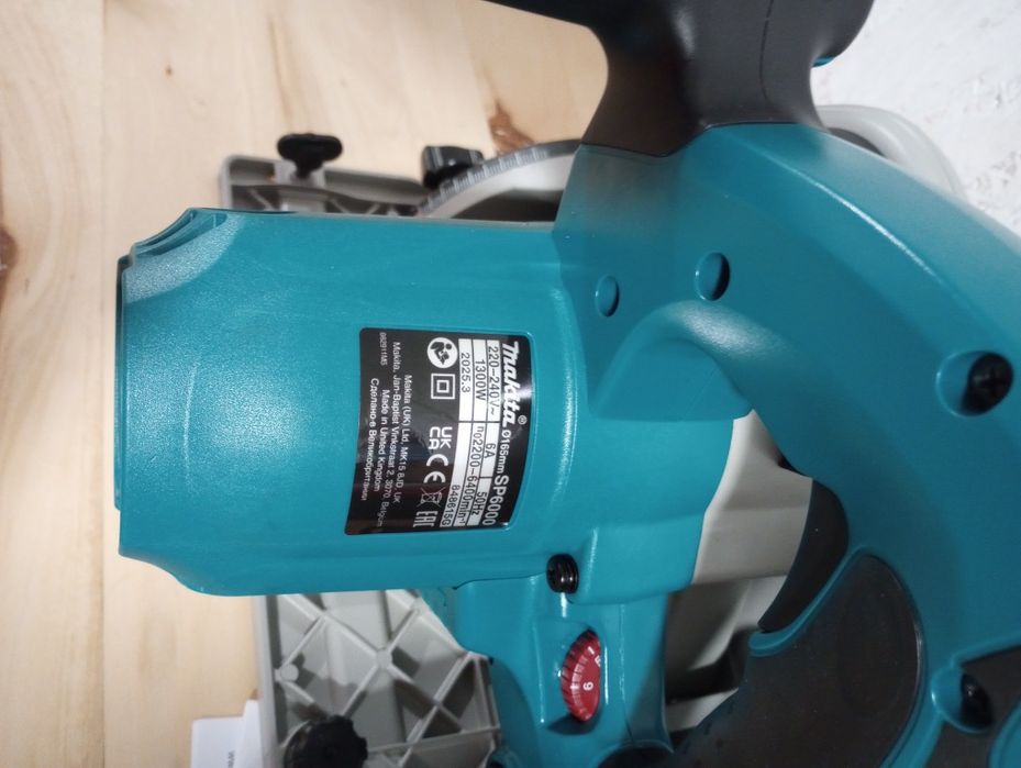 Занурювальна дискова пила Makita SP6000J