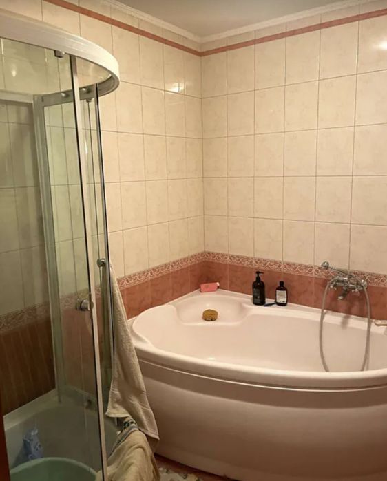 Продаж 3к квартири 116 кв. м на вул. Котляревського