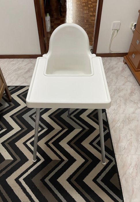 Cadeira de criança com almofadas