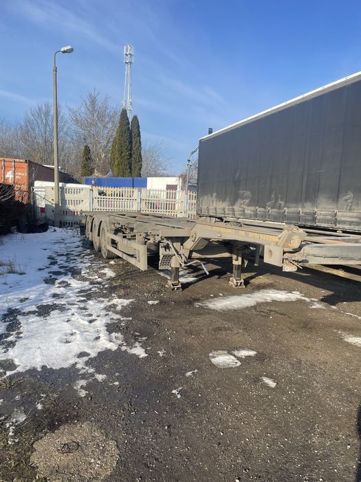 Naczepa kontenerowa Wielton