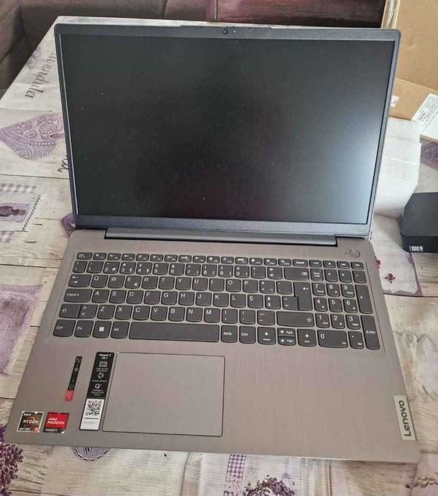 Portátil LENOVO IdeaPad 3 15ALC6 (RAM: 8 GB - 512 GB SSD - AMD Radeon