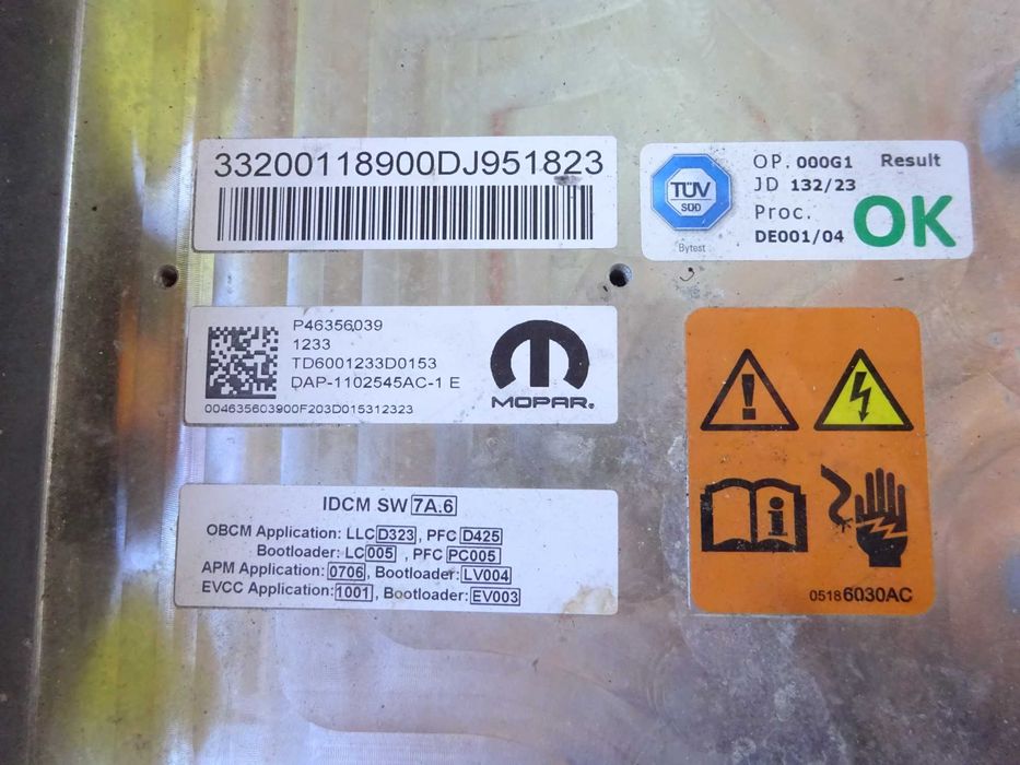 Falownik inwerter przetwornica Fiat 500E MODUŁ ŁADOWARKA P46356039