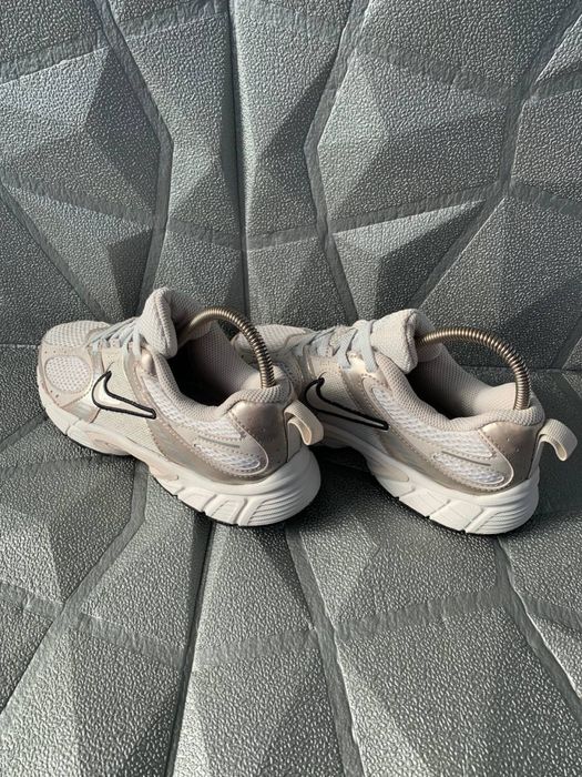 Кросівки Nike V5 RNR