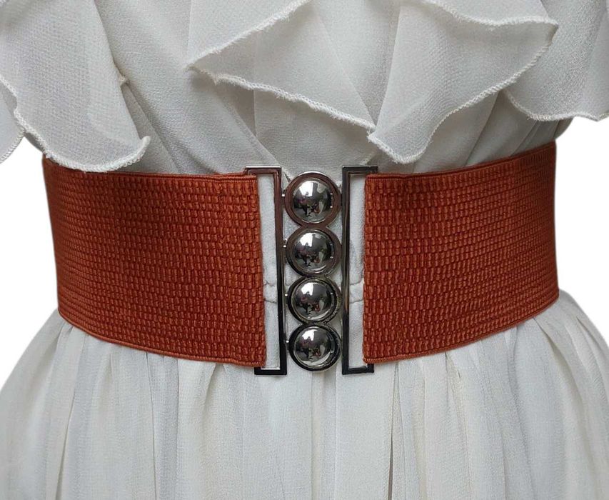 Elastyczny brązowy szeroki pasek z srebrną klamrą