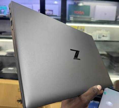 HP ZBOOK  PROFISSIONAL DE TOP I7 4,8GHZ 64GB  ssd m2 512gb 2 graficas