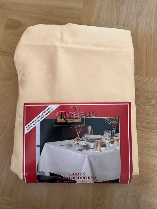 Nowy obrus na bardzo duży stół