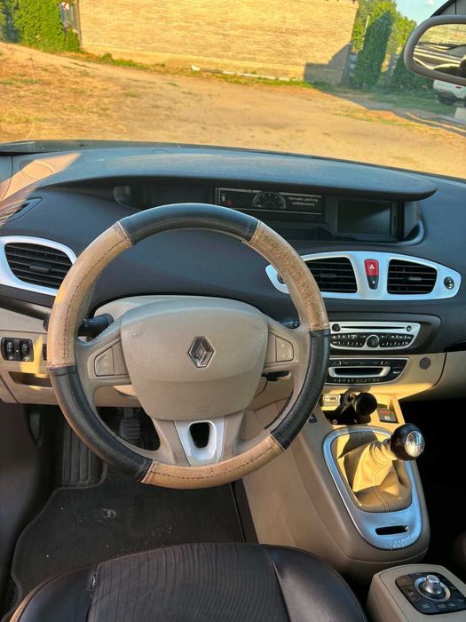 RENAULT megane scenic