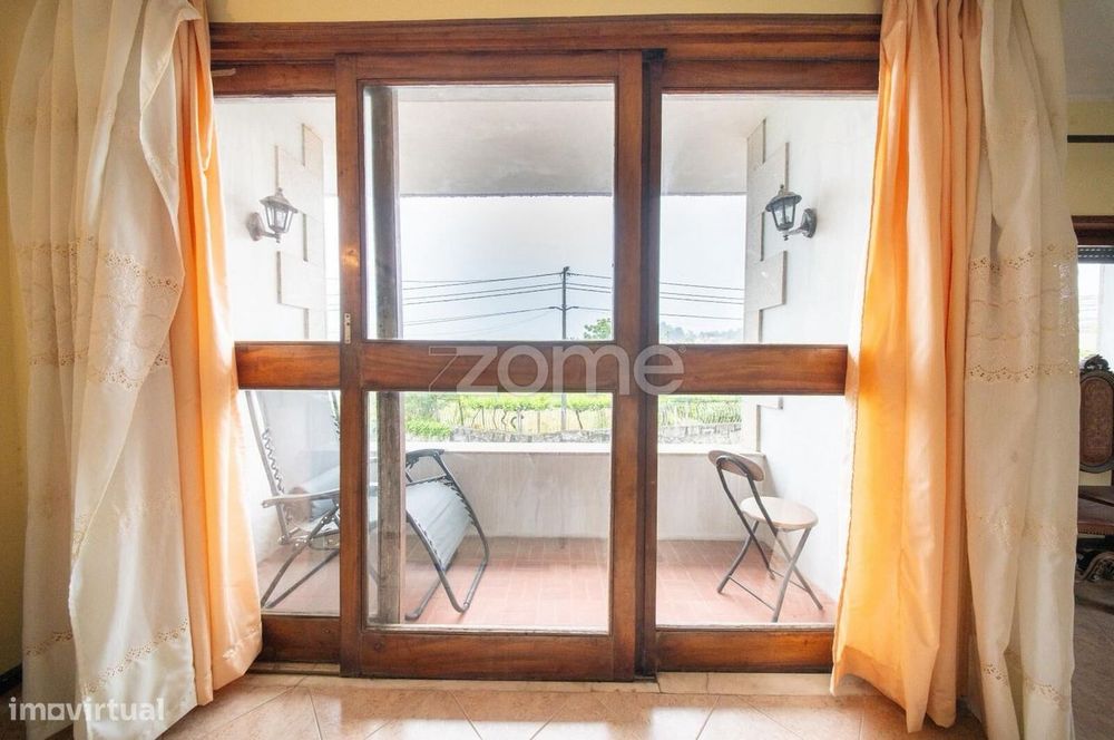 Moradia T4 com amplas áreas e elevado potencial em Mancelos