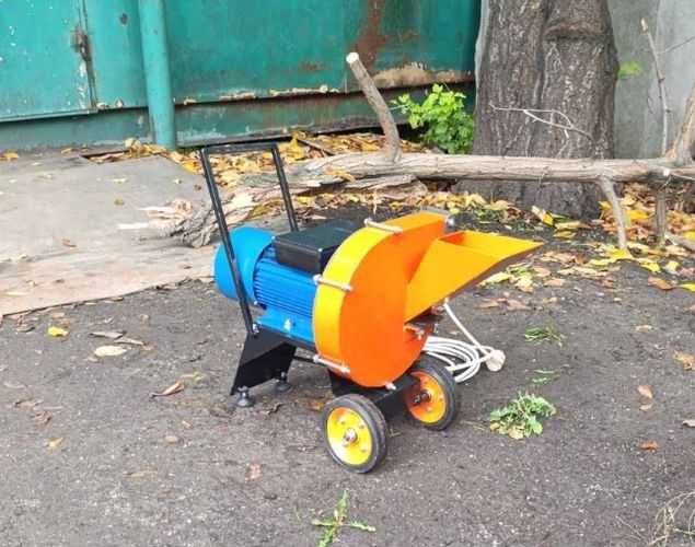 Садовий щепоріз,подрібнювач гілок (гілк 50-60мм)з двигунами елект/бенз