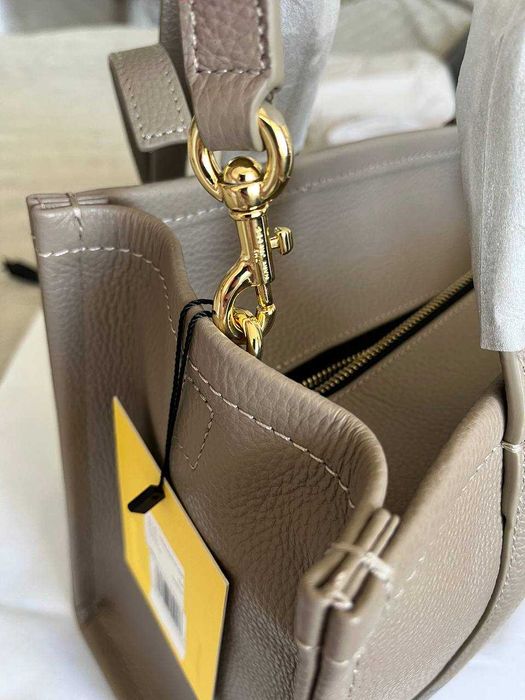 Сумка Marc Jacobs The Leather Medium Tote