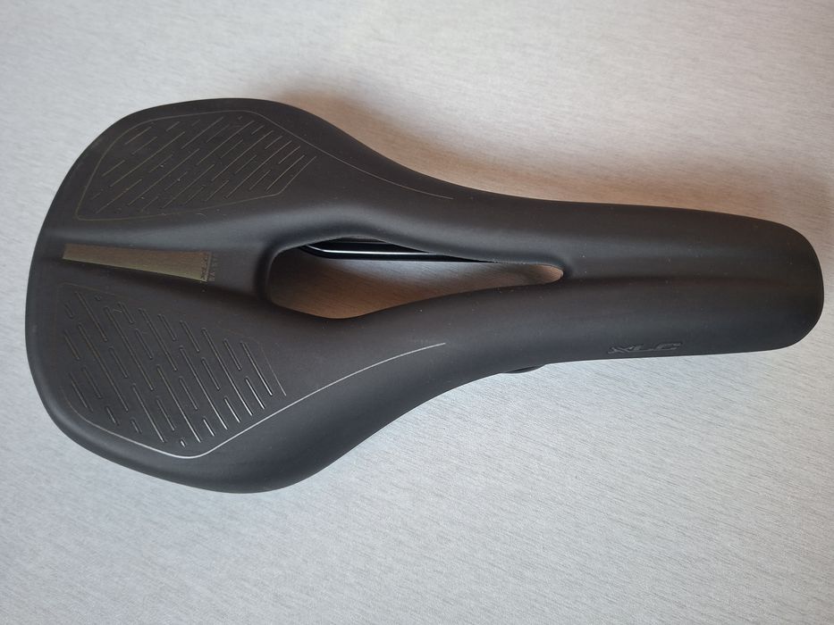 siodło siodełko rowerowe XLC SA-S10 143 mm