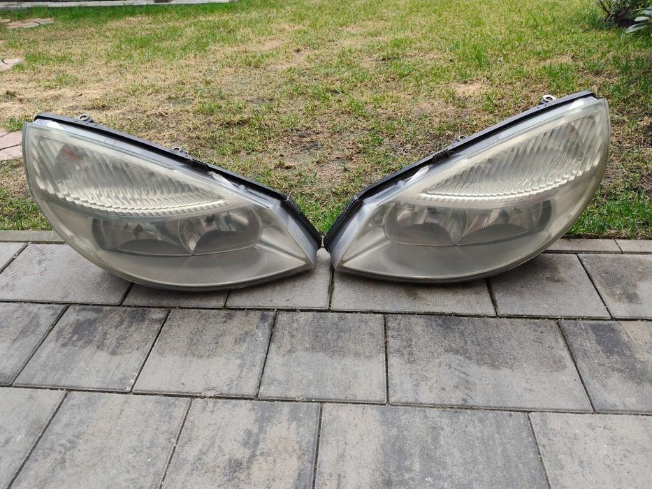 Renault Scenic II lampa przednia lewa prawa